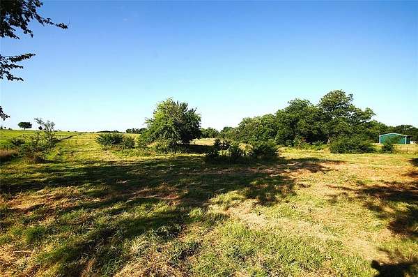 11 Acres of Land for Sale in Pottsboro, Texas