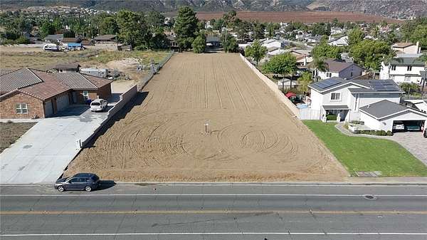 1 Acre of Residential Land for Sale in San Bernardino, California