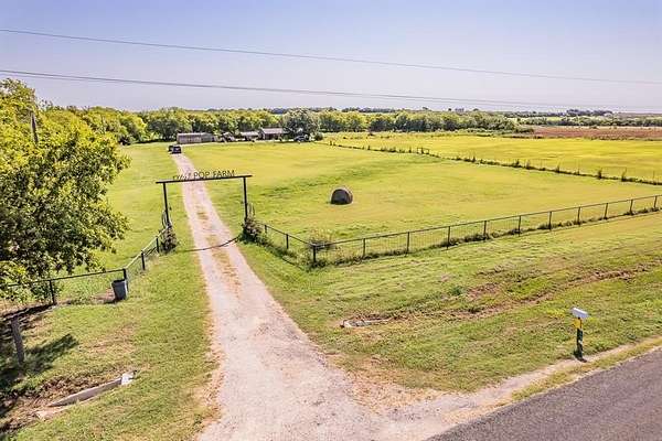 54 Acres of Improved Land for Sale in Covington, Texas