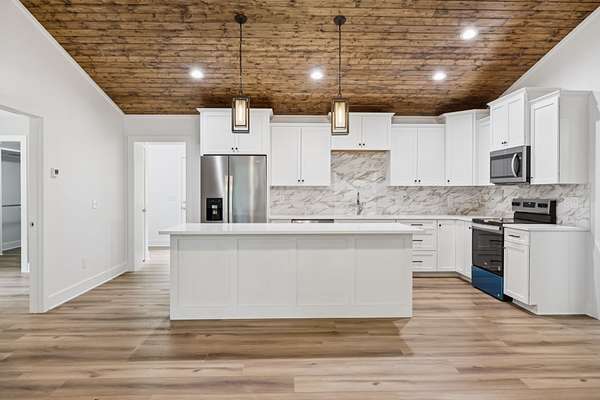 4 Acres of Residential Land with Home for Sale in Ashland City, Tennessee