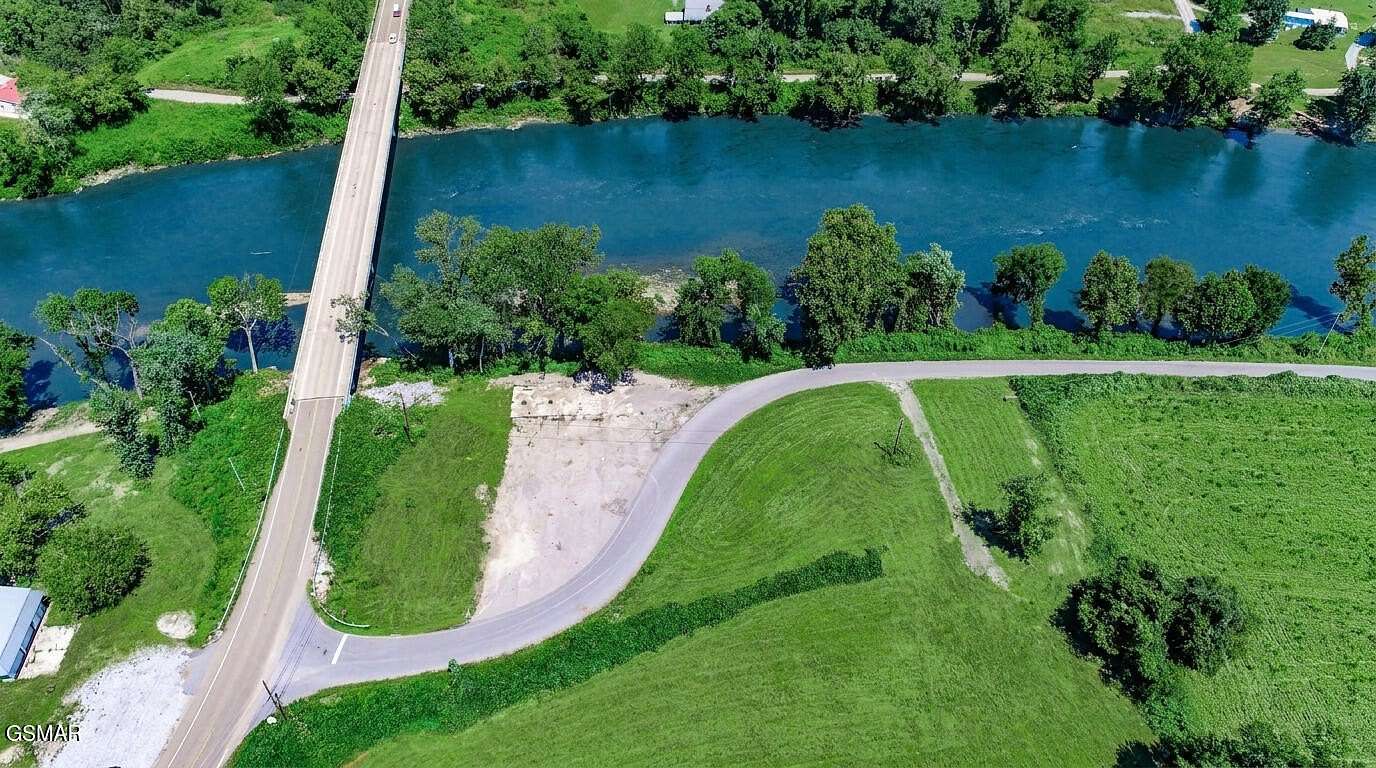 1 Acre of Commercial Land for Sale in Del Rio, Tennessee