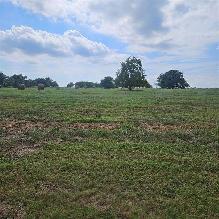 13 Acres of Land for Sale in Celeste, Texas