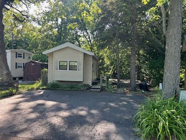 0.11 Acres of Residential Land with Home for Sale in Seneca, Illinois