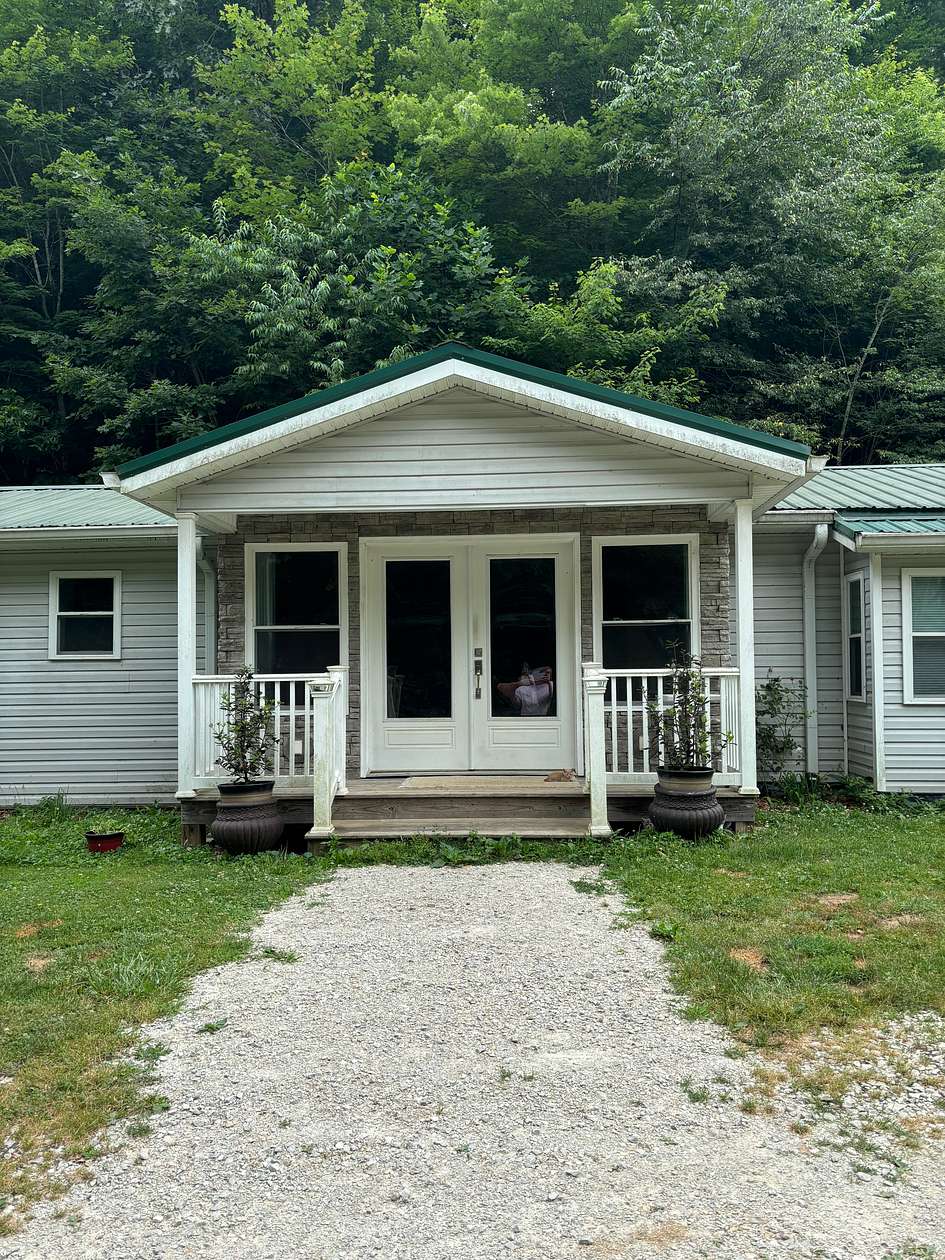 245 Acres of Land with Home for Sale in Vanceburg, Kentucky