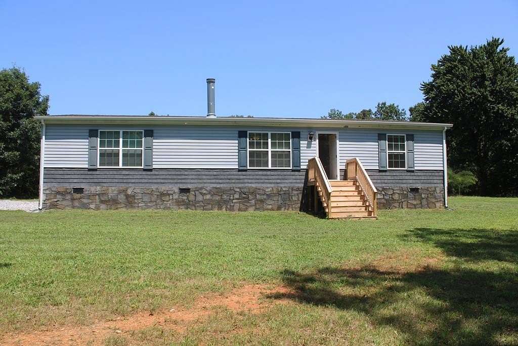 1.78 Acres of Residential Land with Home for Sale in Buckingham, Virginia