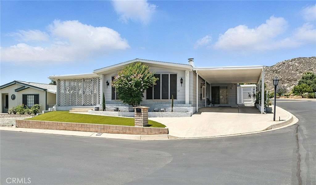 0.1 Acres of Residential Land with Home for Sale in Hemet, California