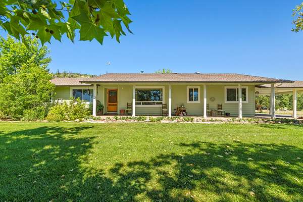 40 Acres of Land with Home for Sale in Eagle Point, Oregon