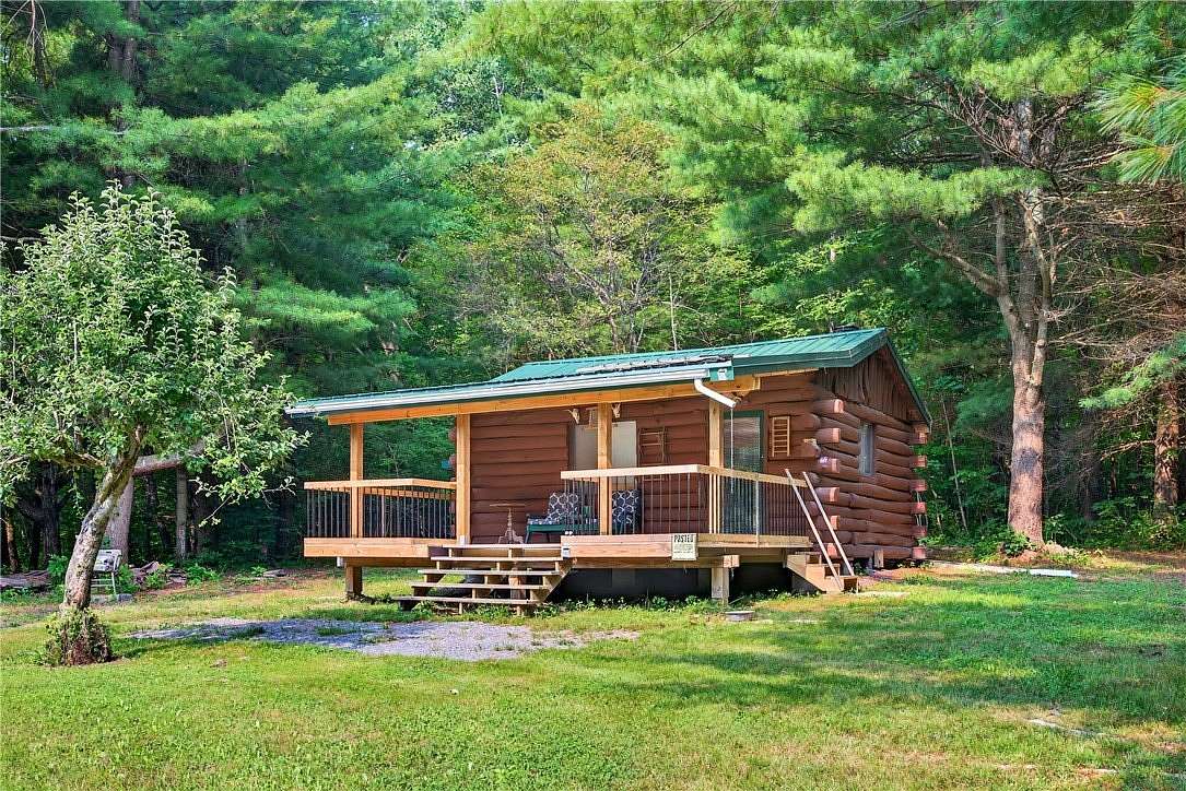 5 Acres of Improved Residential Land for Sale in Branchport, New York