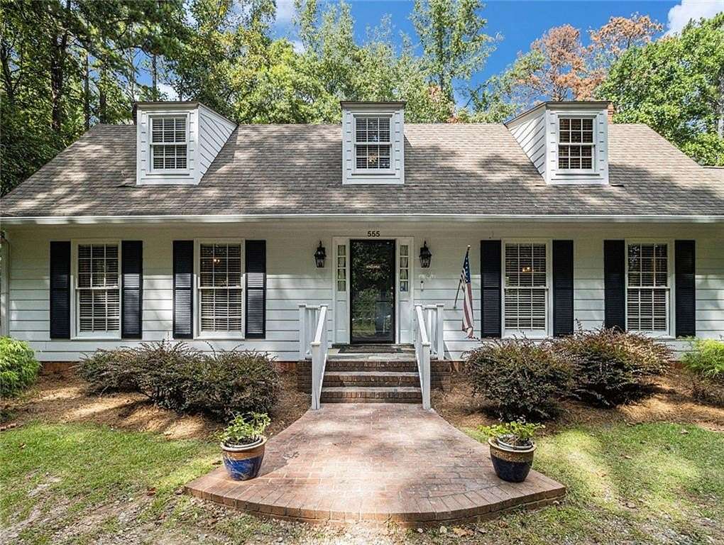 2 Acres of Residential Land with Home for Sale in Monroe, Georgia