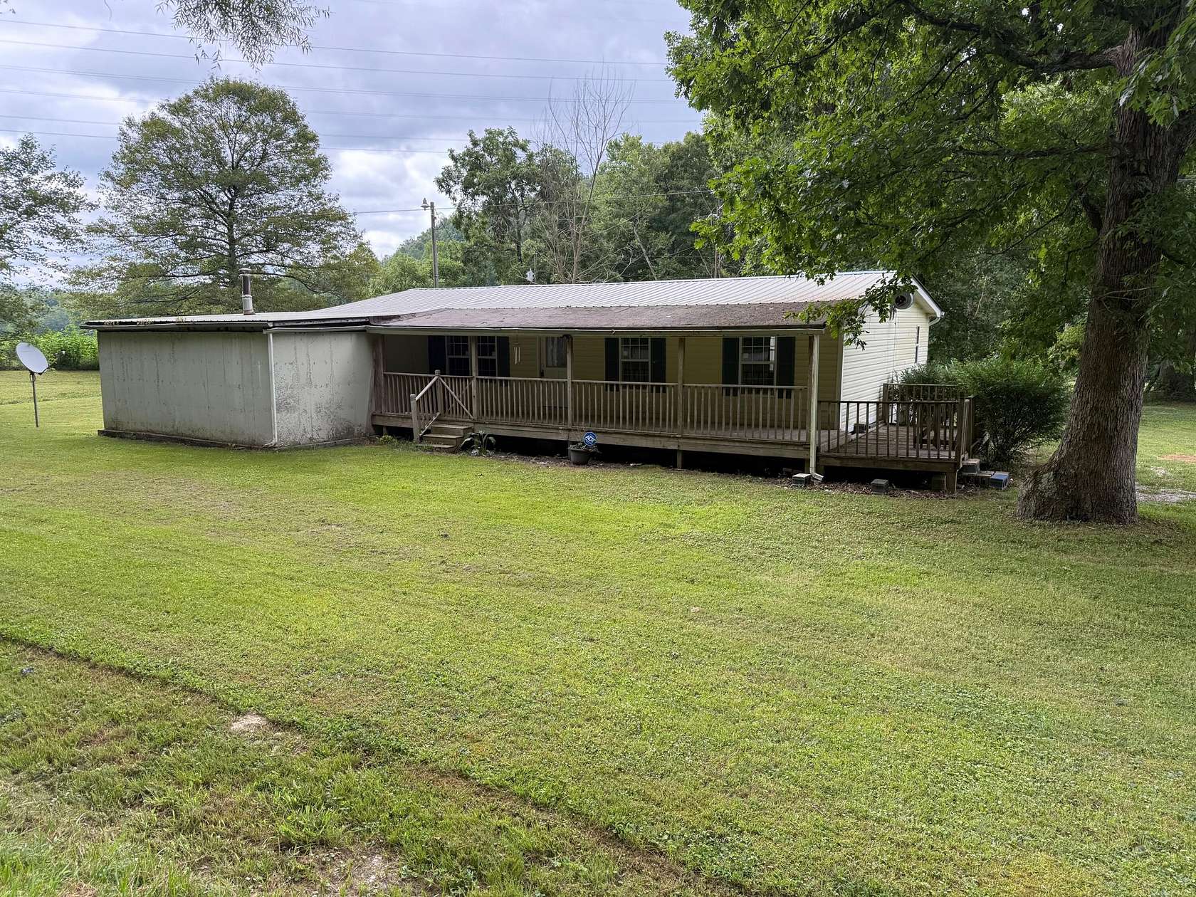 2 Acres of Residential Land with Home for Sale in Waynesburg, Kentucky