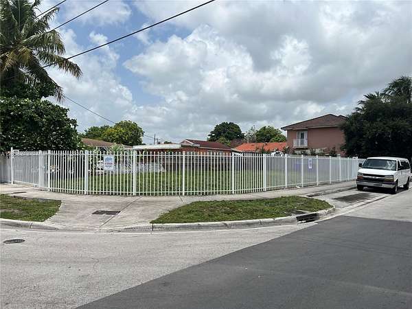 0.11 Acres of Residential Land for Sale in Miami, Florida