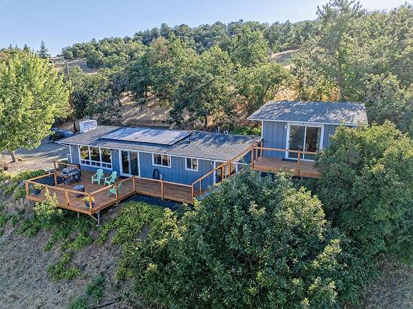 2.32 Acres of Residential Land with Home for Sale in Central Point, Oregon