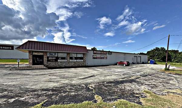 4 Acres of Mixed-Use Land for Sale in Palestine, Texas