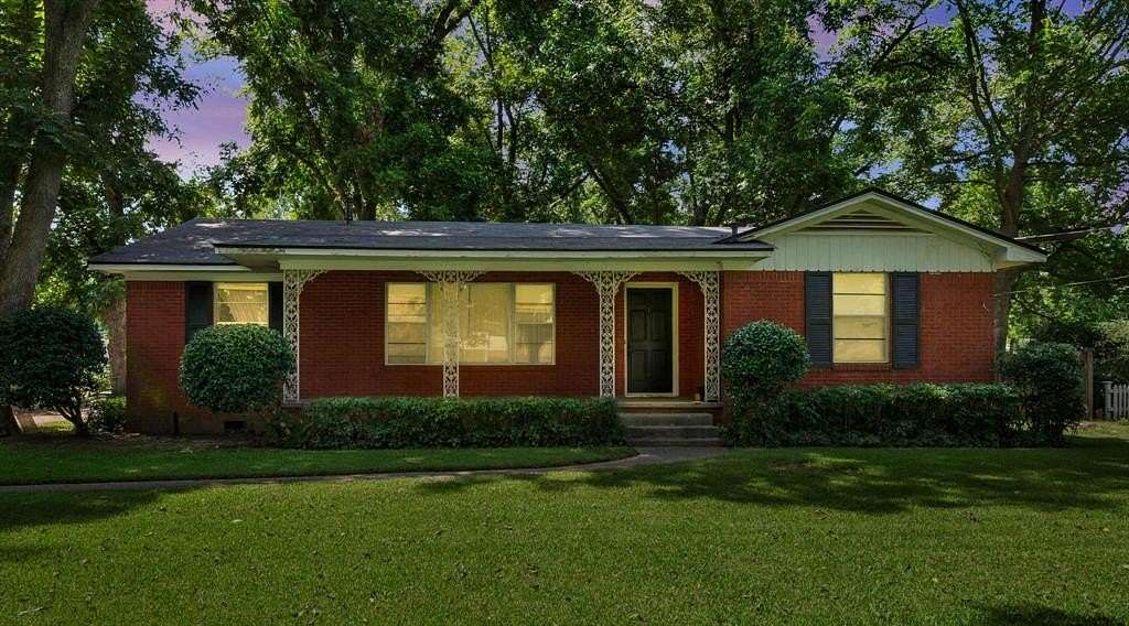 2.71 Acres of Residential Land with Home for Sale in Shreveport, Louisiana