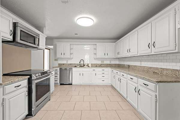 6 Acres of Residential Land with Home for Sale in Springtown, Texas