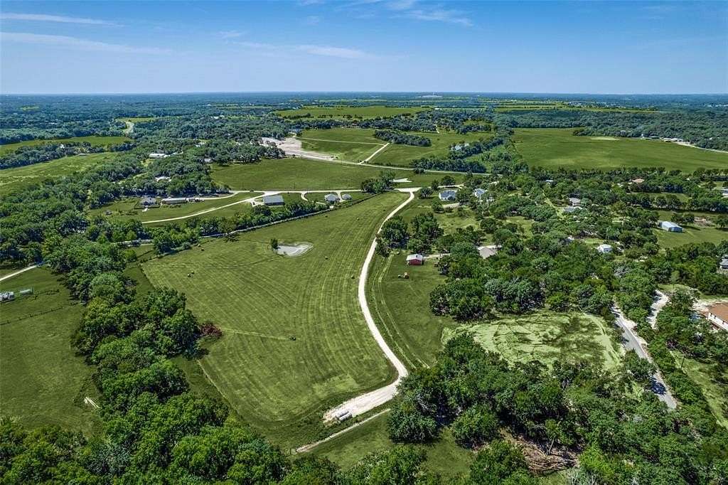 10.5 Acres of Land for Sale in Van Alstyne, Texas