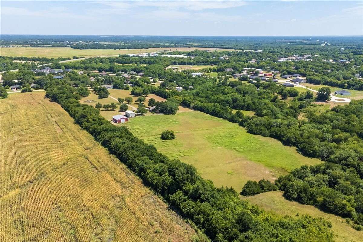 16.3 Acres of Land with Home for Sale in Trenton, Texas