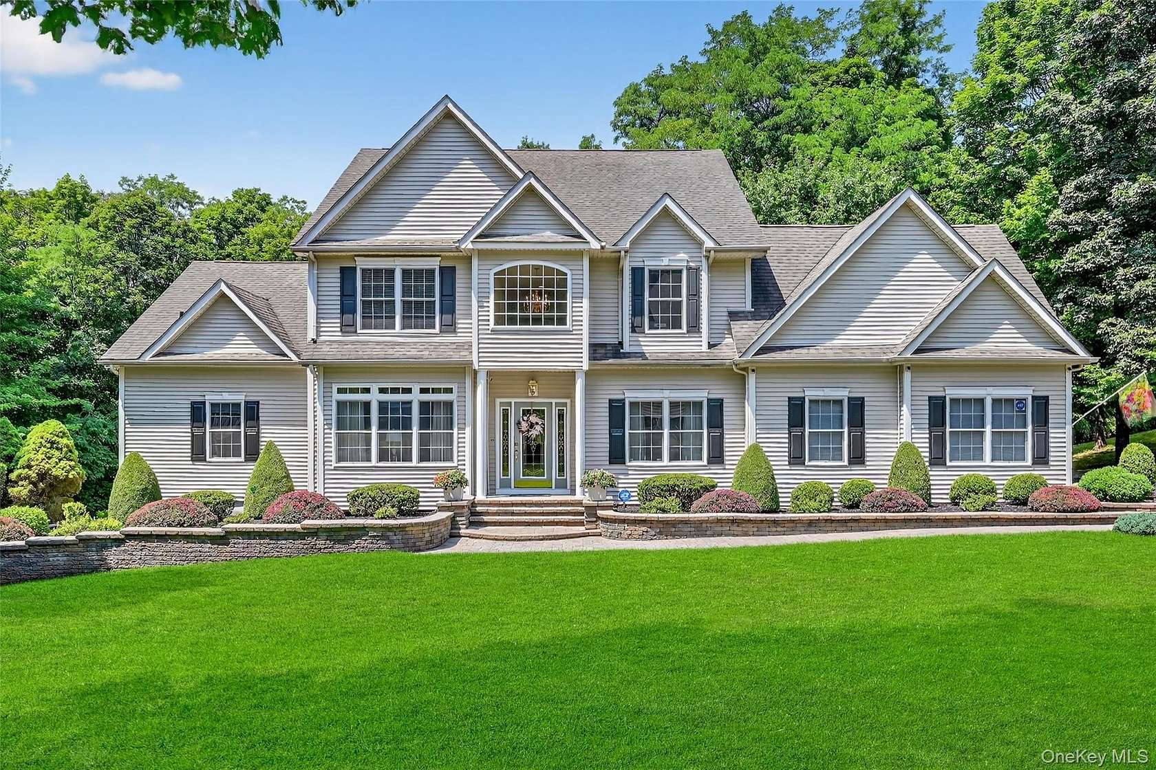 1.6 Acres of Residential Land with Home for Sale in Balmville, New York