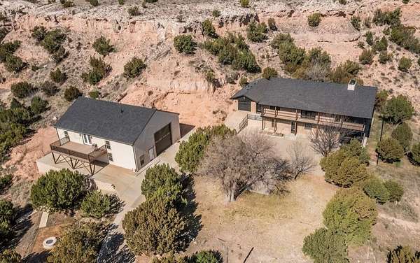 2 Acres of Residential Land with Home for Sale in Amarillo, Texas