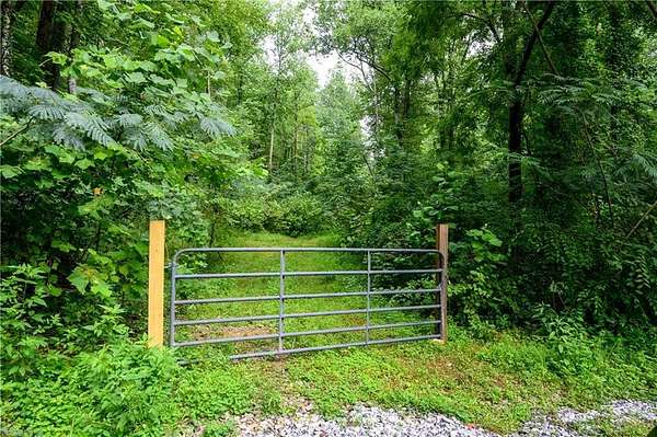 142 Acres of Land for Sale in Lakemont, Georgia