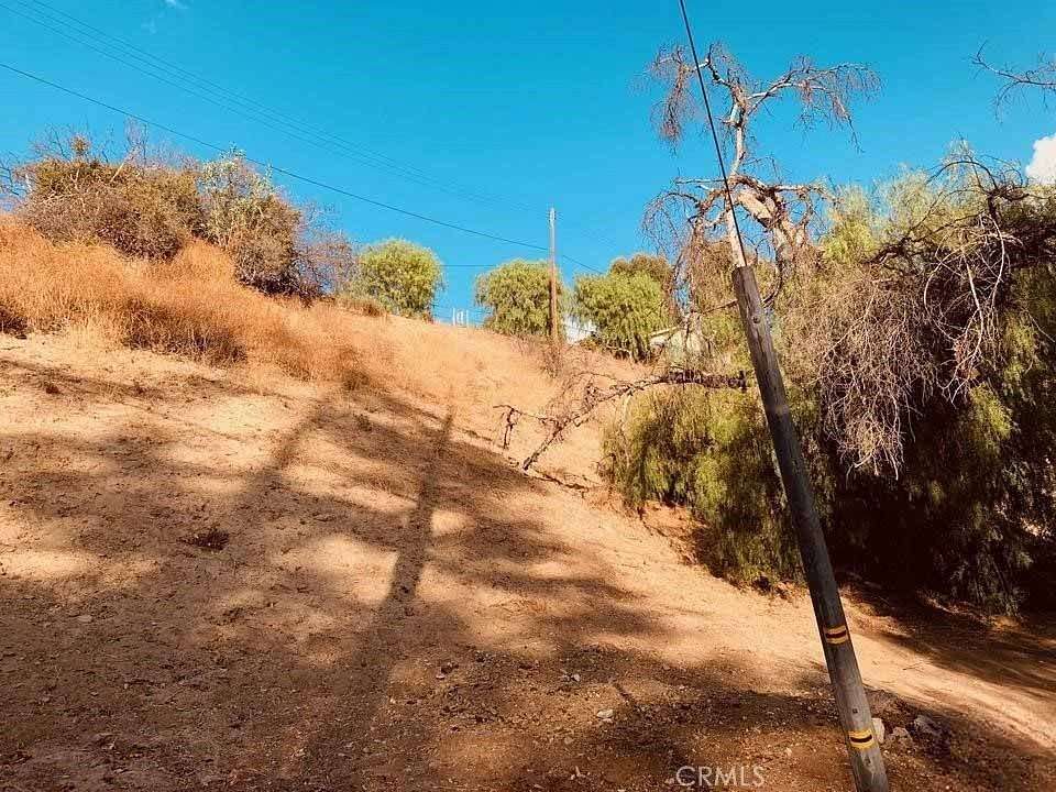 0.05 Acres of Land for Sale in Woodland Hills, California