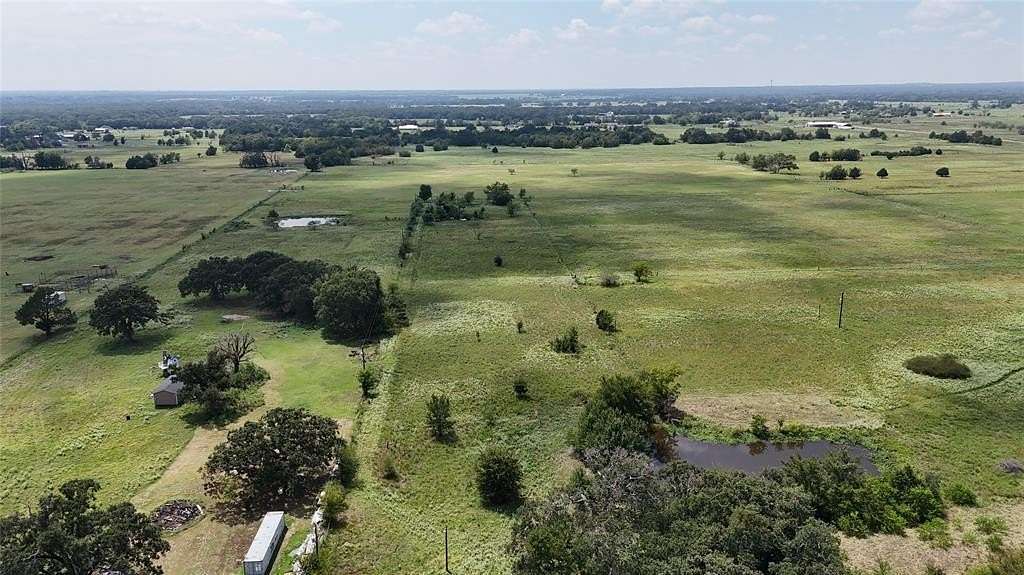 5.57 Acres of Land for Sale in Kaufman, Texas