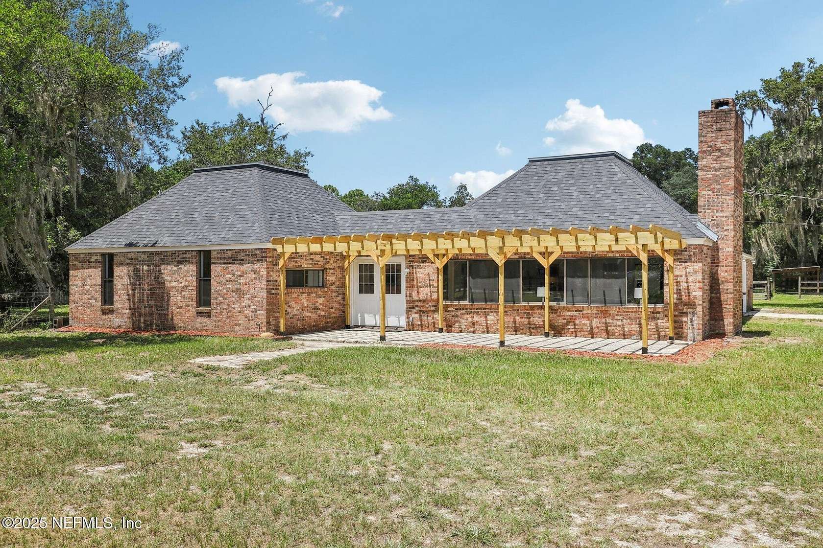 3 Acres of Residential Land with Home for Sale in Middleburg, Florida