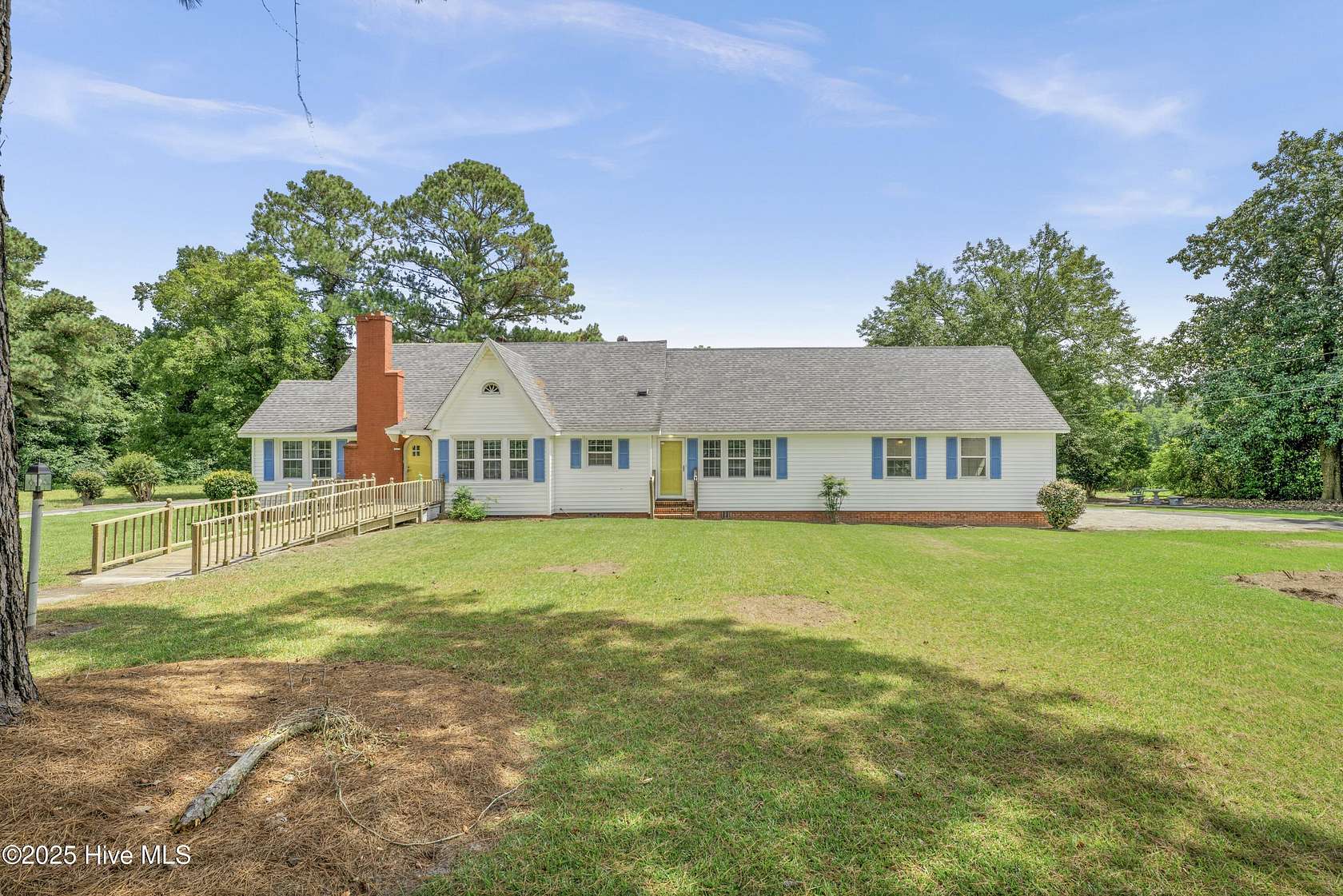 2 Acres of Residential Land with Home for Sale in Rose Hill, North Carolina