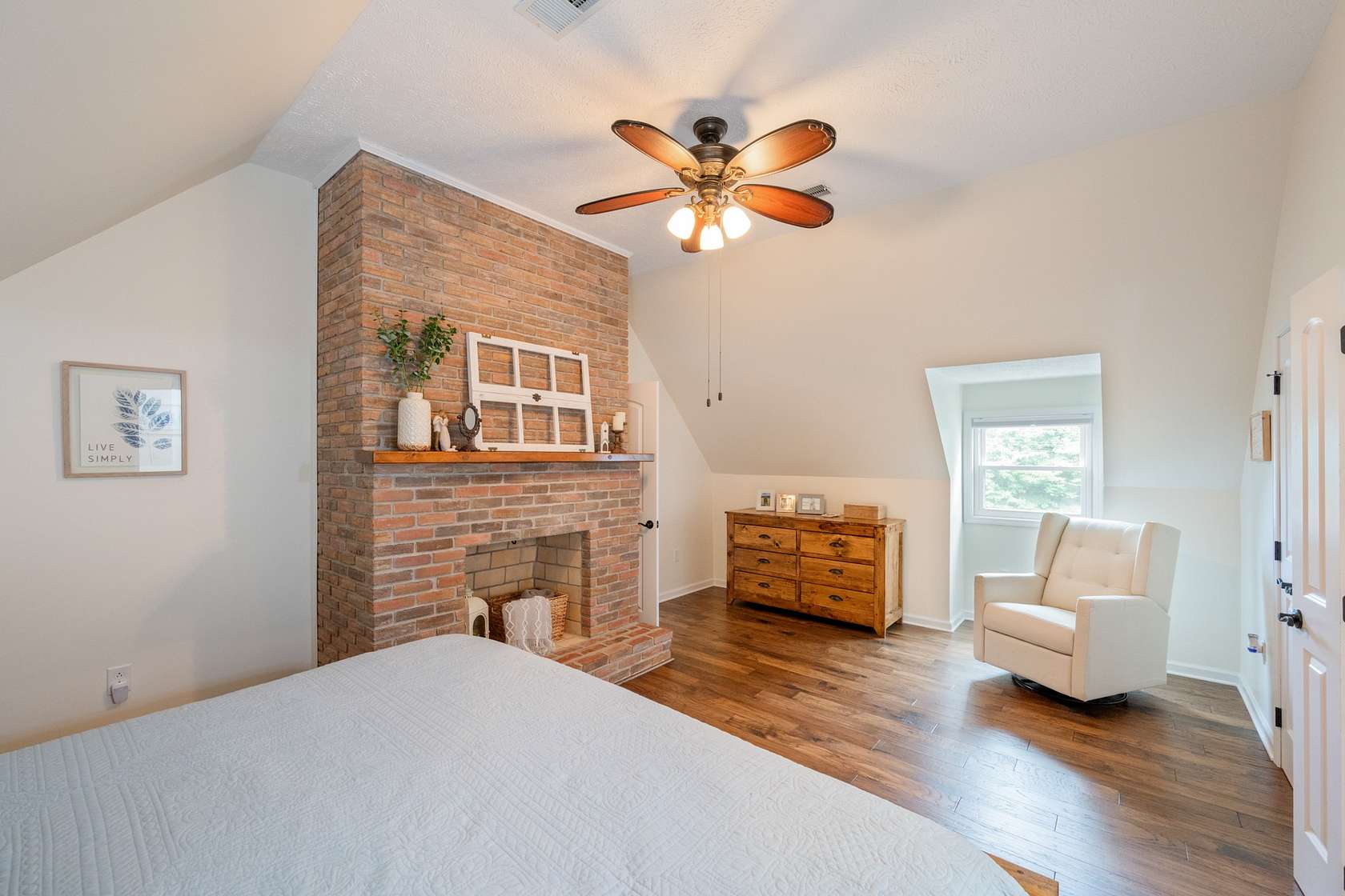 1.75 Acres of Residential Land with Home for Sale in Reagan, Tennessee