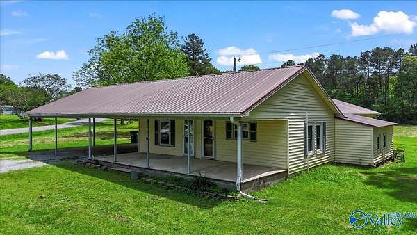 2.67 Acres of Residential Land with Home for Sale in Hanceville, Alabama