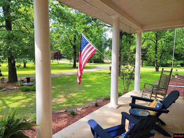 5 Acres of Residential Land with Home for Sale in Mountain Home, Arkansas