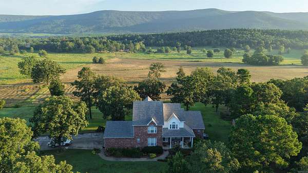 197 Acres of Land with Home for Sale in Waldron, Arkansas