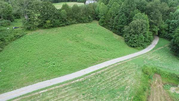 14.1 Acres of Land for Sale in Baxter, Tennessee