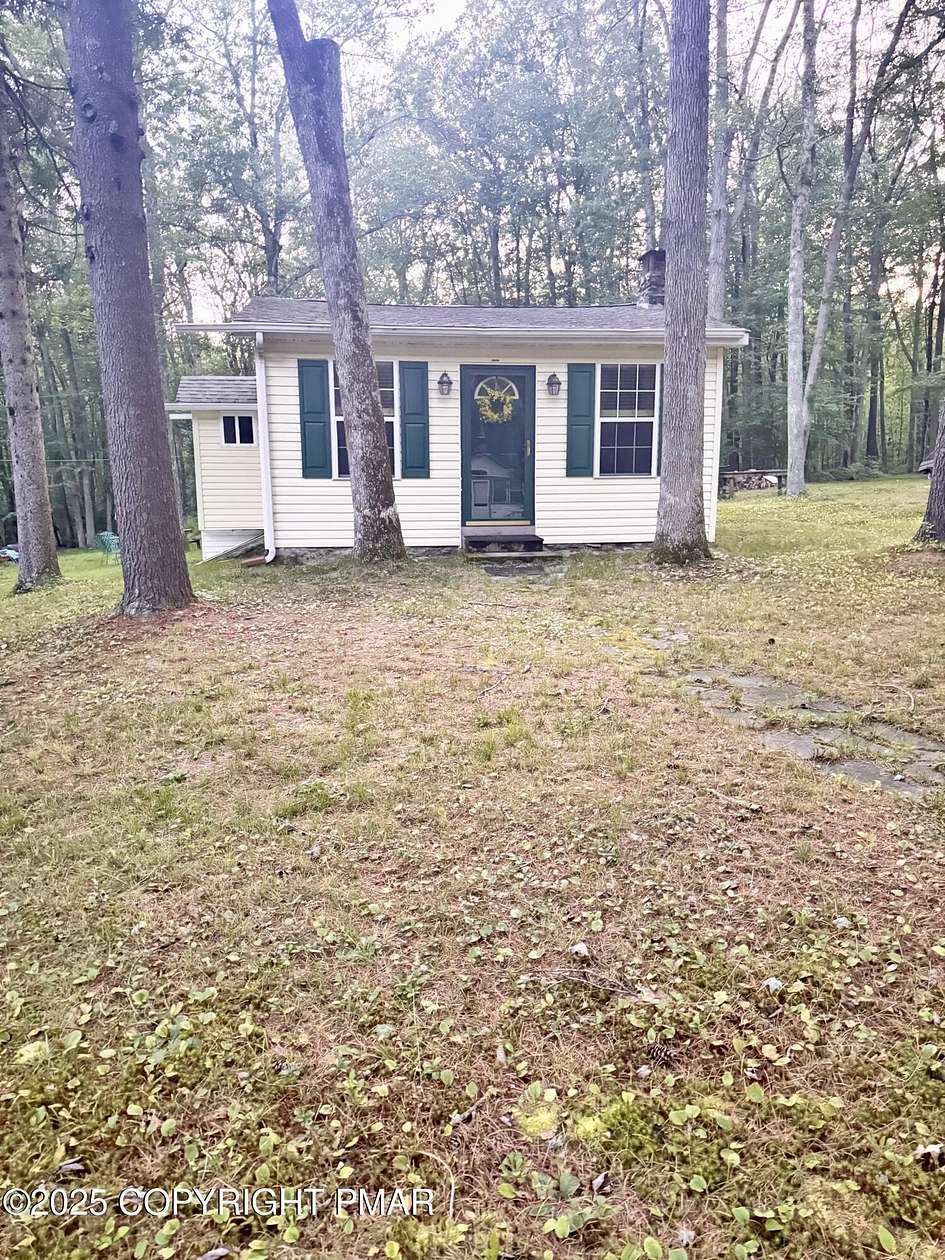 0.08 Acres of Residential Land with Home for Sale in Dingmans Ferry, Pennsylvania