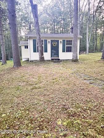 0.08 Acres of Residential Land with Home for Sale in Dingmans Ferry, Pennsylvania