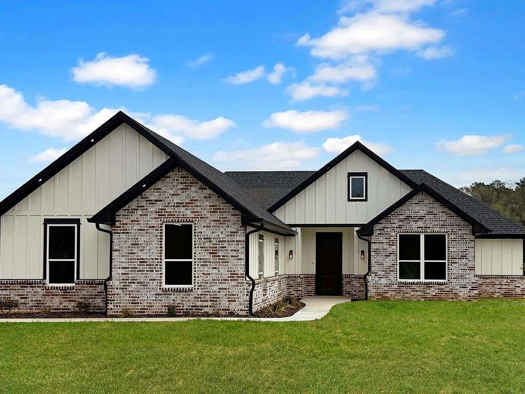 3.37 Acres of Land with Home for Sale in Nacogdoches, Texas