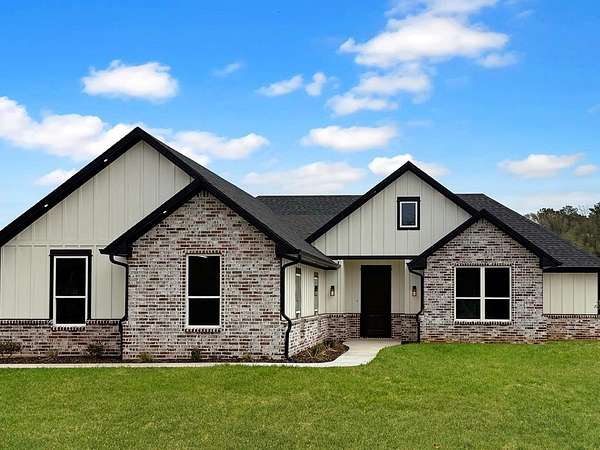 3.37 Acres of Land with Home for Sale in Nacogdoches, Texas