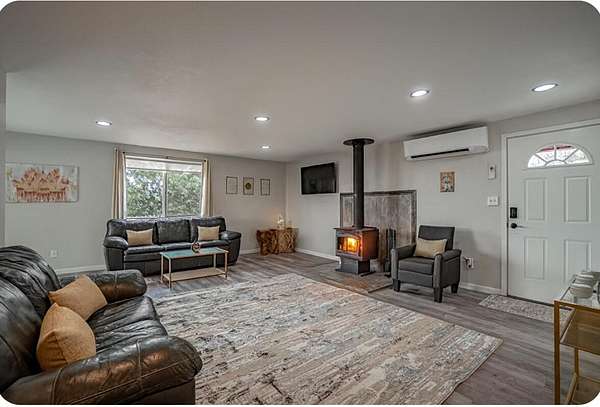 3.14 Acres of Residential Land with Home for Sale in Eagle Point, Oregon