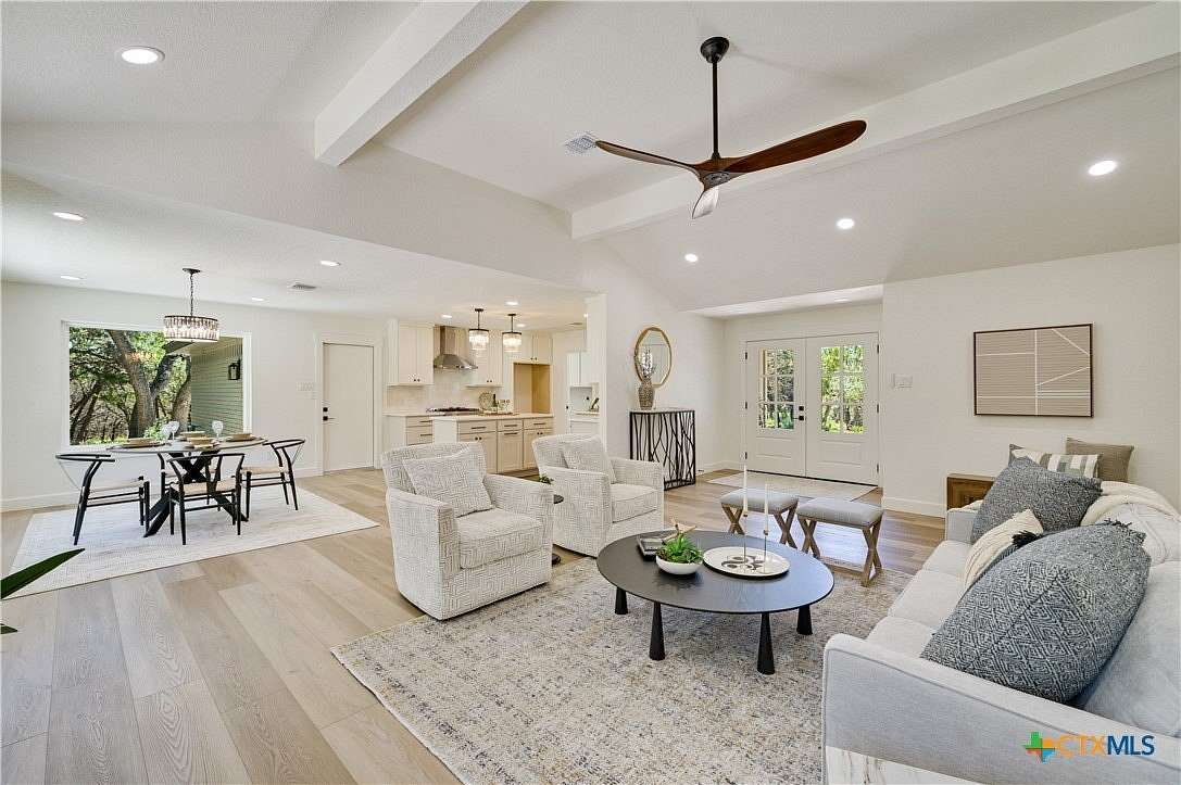 2.5 Acres of Residential Land with Home for Sale in Wimberley, Texas