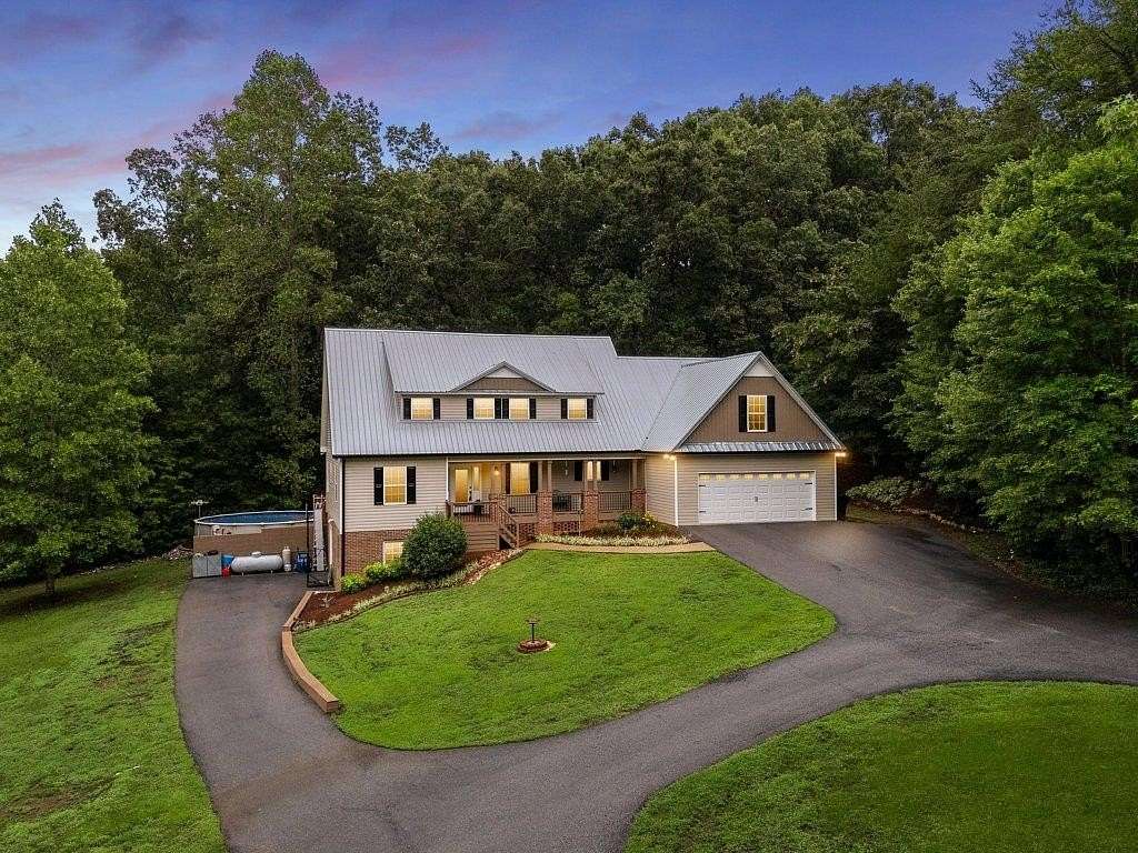 7 Acres of Residential Land with Home for Sale in Spartanburg, South Carolina