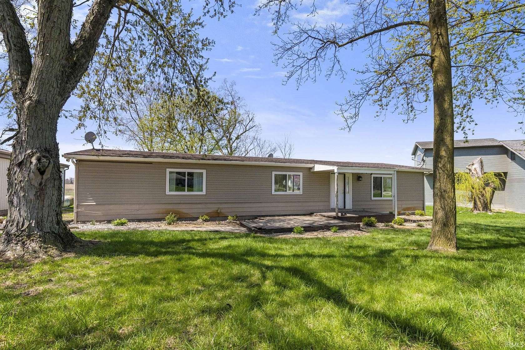 1.56 Acres of Residential Land with Home for Sale in Fort Wayne, Indiana