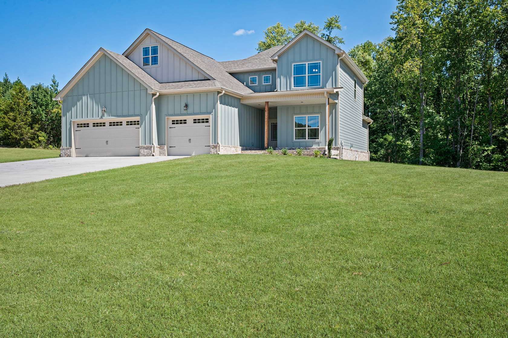 1.5 Acres of Residential Land with Home for Sale in Clarksville, Tennessee