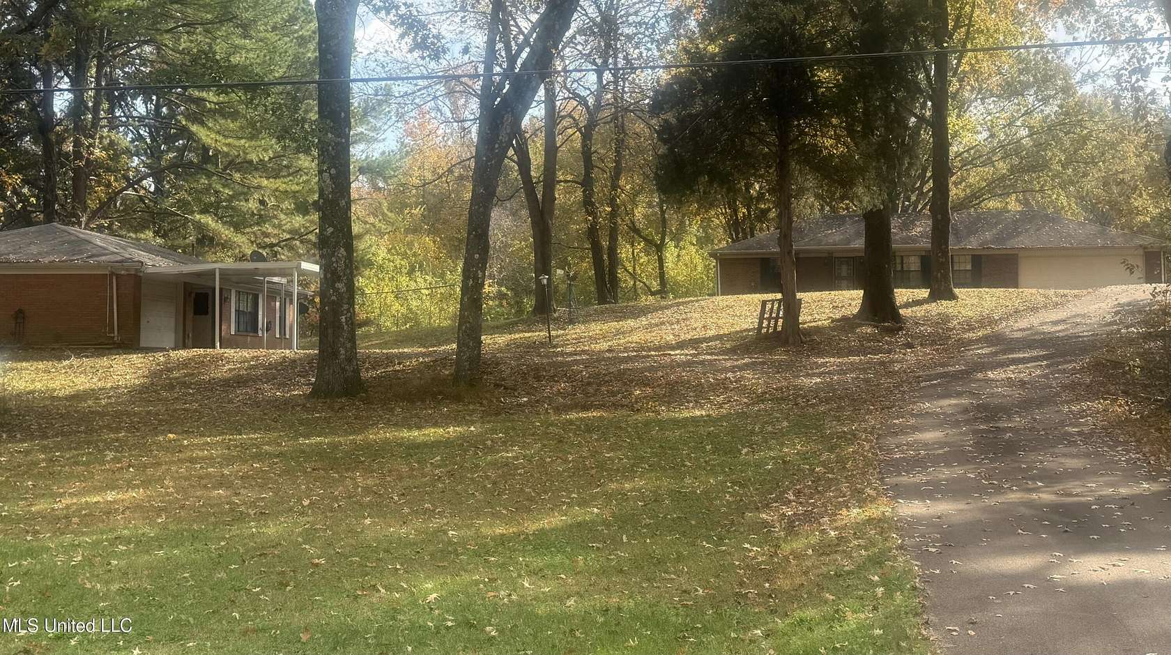 3.5 Acres of Residential Land with Home for Sale in Nesbit, Mississippi