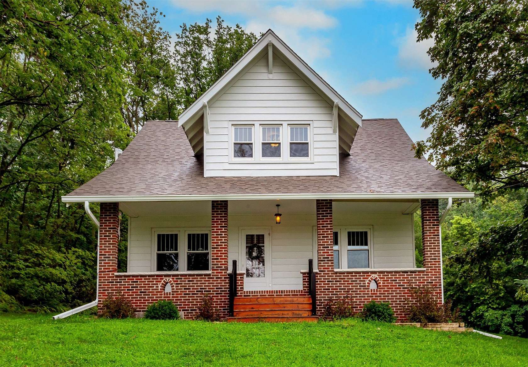 4.52 Acres of Residential Land with Home for Sale in Des Moines, Iowa