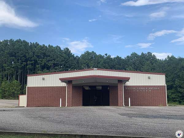 3.23 Acres of Improved Commercial Land for Sale in Atlanta, Texas