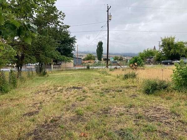 0.14 Acres of Mixed-Use Land for Sale in Long Creek, Oregon