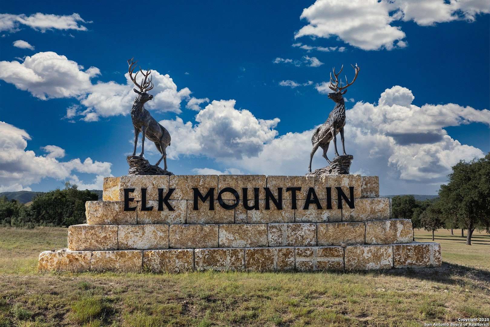 5 Acres of Residential Land for Sale in Pipe Creek, Texas