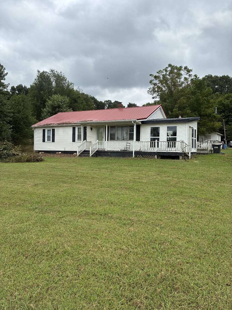 4 Acres of Residential Land with Home for Sale in Glasgow, Kentucky