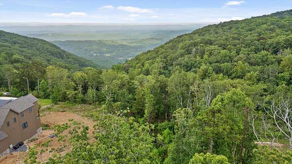 1.32 Acres of Residential Land for Sale in Signal Mountain, Tennessee