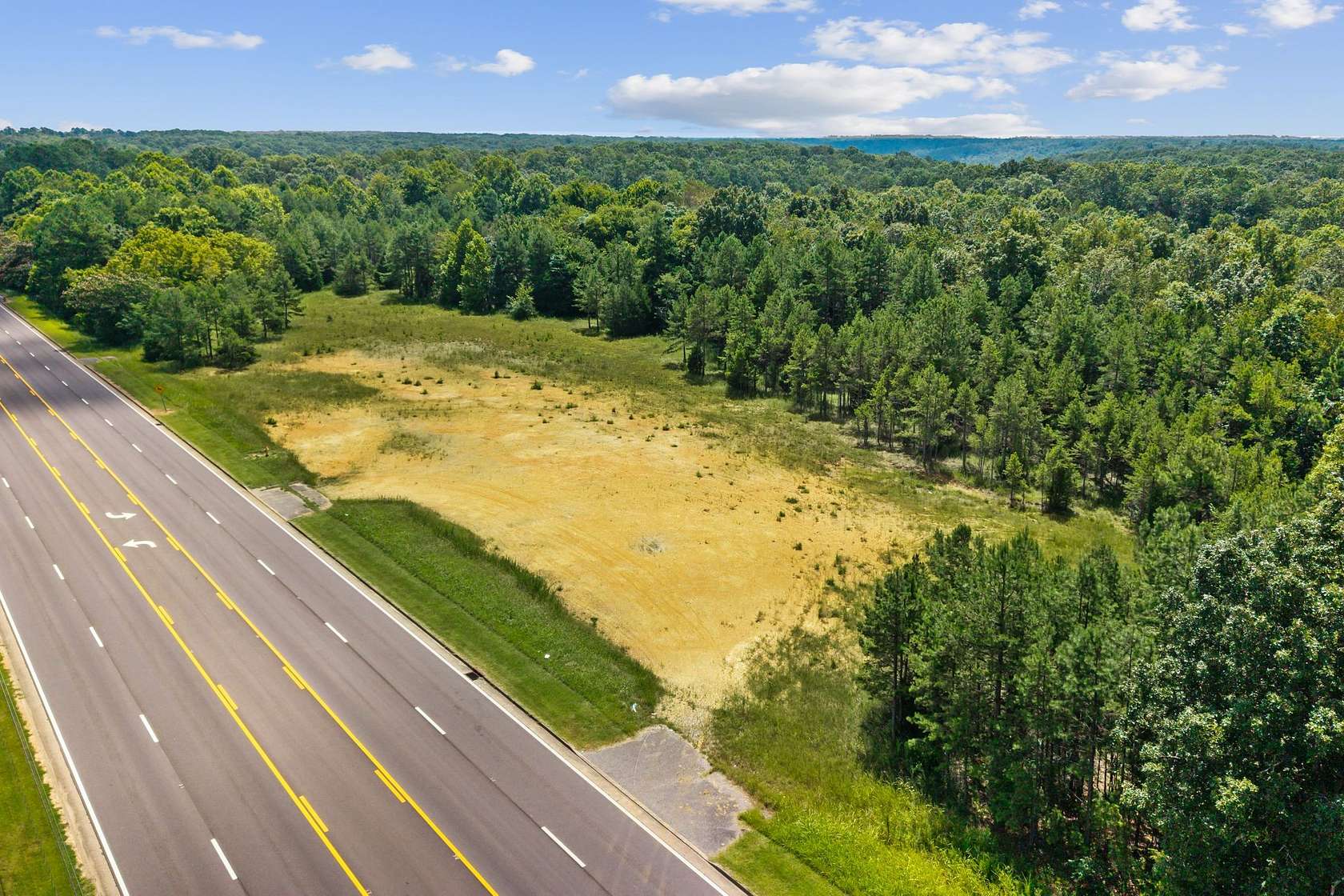 5 Acres of Commercial Land for Sale in Hohenwald, Tennessee